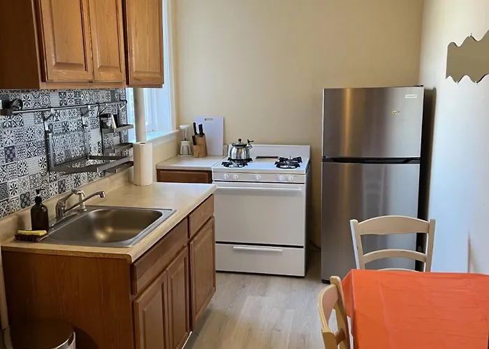 Bridgeport Beach hotels