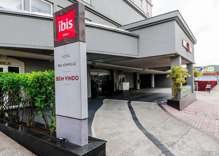 Hoteles cerca de Pórtico e Moinho da XV