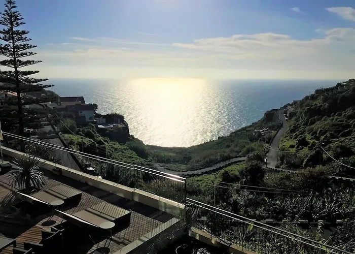 Hotéis de praia em Ribeira Brava
