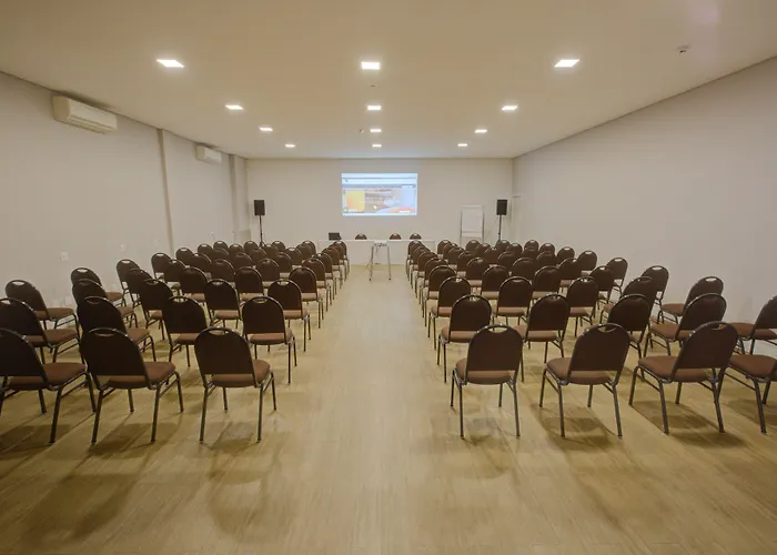Hotéis perto de Estádio Antonio Oddone Sarubbi