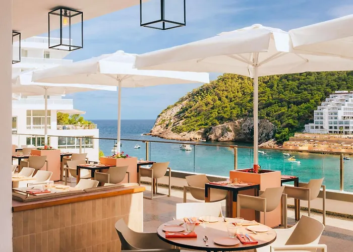Hoteles de Playa en Cala Llonga (Ibiza) 
