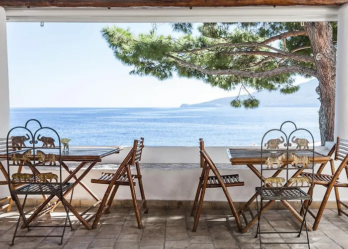 Hotel con viste meravigliose a Santa Marina Salina