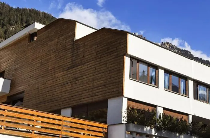 Hotel con viste meravigliose a Mazzin