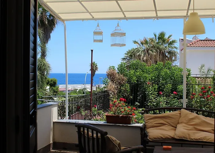 Hotel sulla spiaggia a Aci Castello