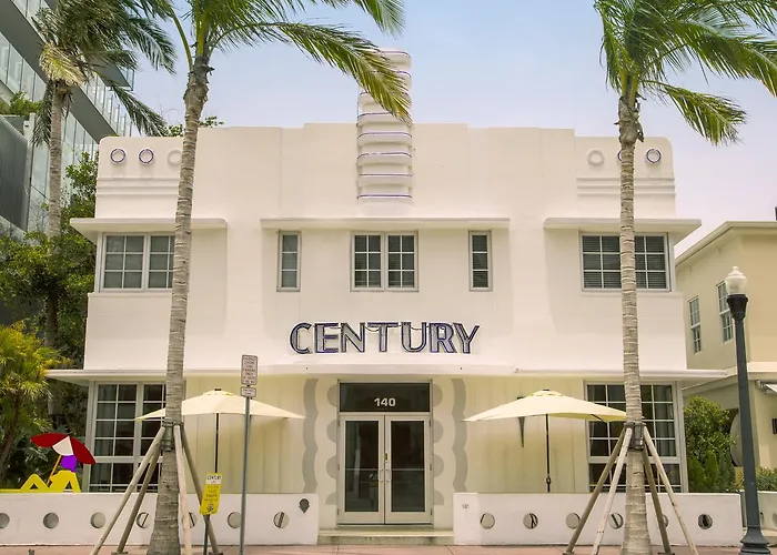 Miami Beach hotels near Art Deco Historic District