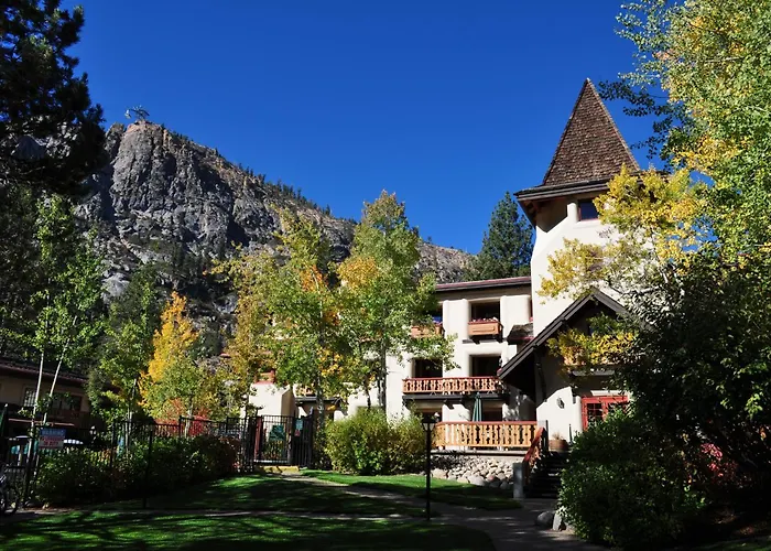 Olympic Valley (Squaw Valley) Hotels With Amazing Views