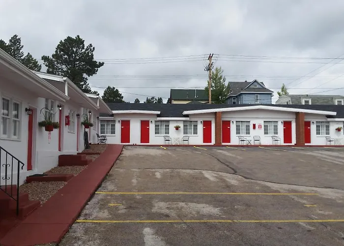 Custer Beach hotels