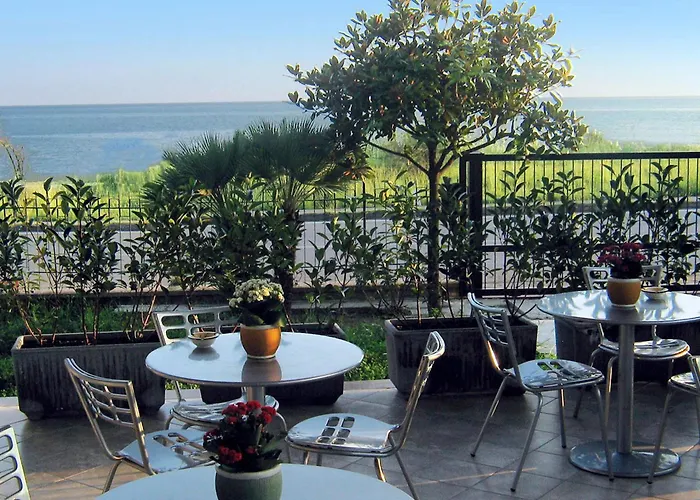Hotel sulla spiaggia a Villammare
